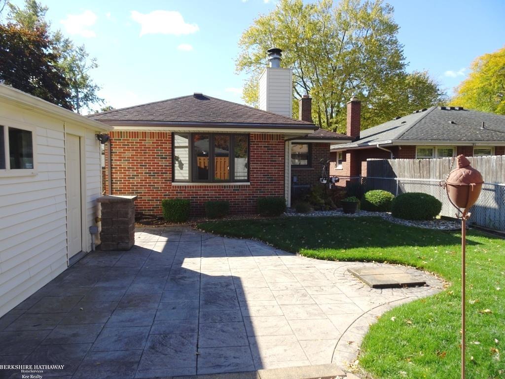 Saint Clair Shores, Michigan 48081, United States, 3 Bedrooms Bedrooms, ,2 BathroomsBathrooms,Residential,Active,232113