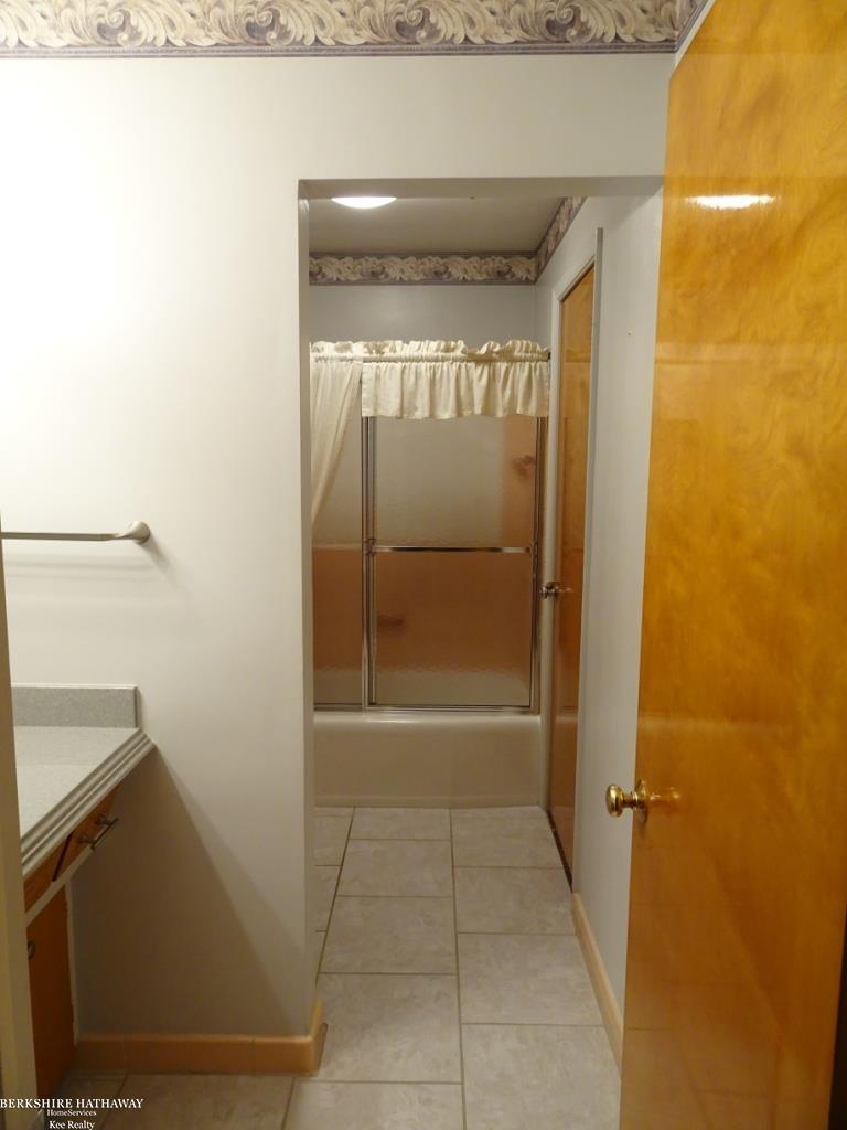 Saint Clair Shores, Michigan 48081, United States, 3 Bedrooms Bedrooms, ,2 BathroomsBathrooms,Residential,Active,232113