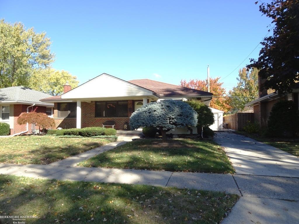 Saint Clair Shores, Michigan 48081, United States, 3 Bedrooms Bedrooms, ,2 BathroomsBathrooms,Residential,Active,232113