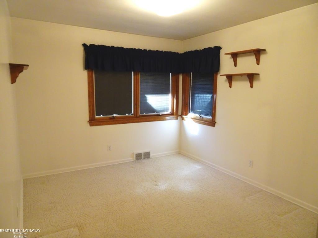 Saint Clair Shores, Michigan 48081, United States, 3 Bedrooms Bedrooms, ,2 BathroomsBathrooms,Residential,Active,232113