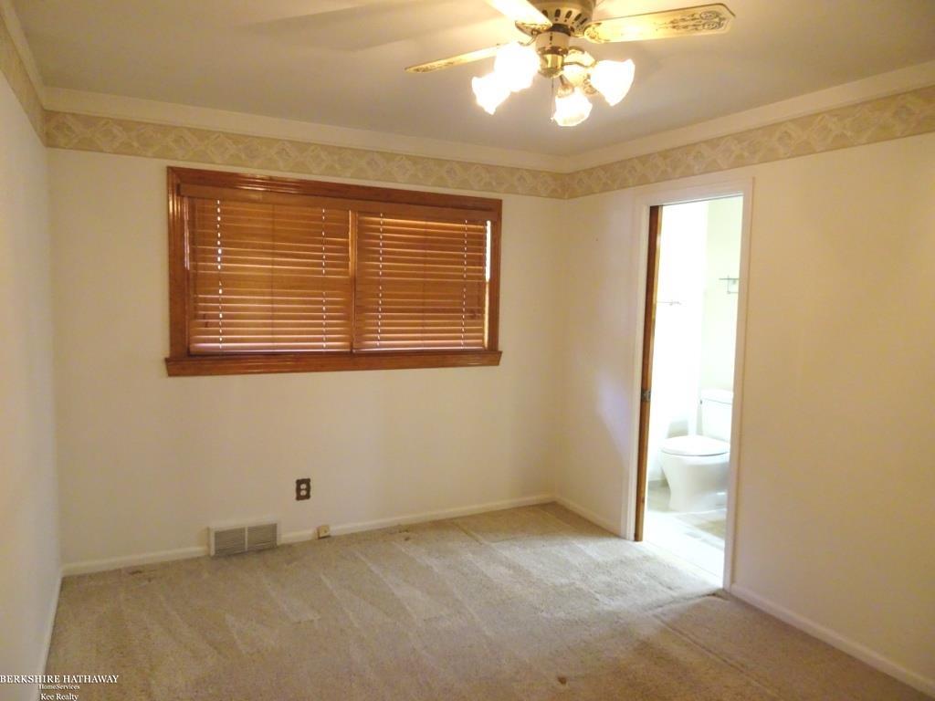 Saint Clair Shores, Michigan 48081, United States, 3 Bedrooms Bedrooms, ,2 BathroomsBathrooms,Residential,Active,232113