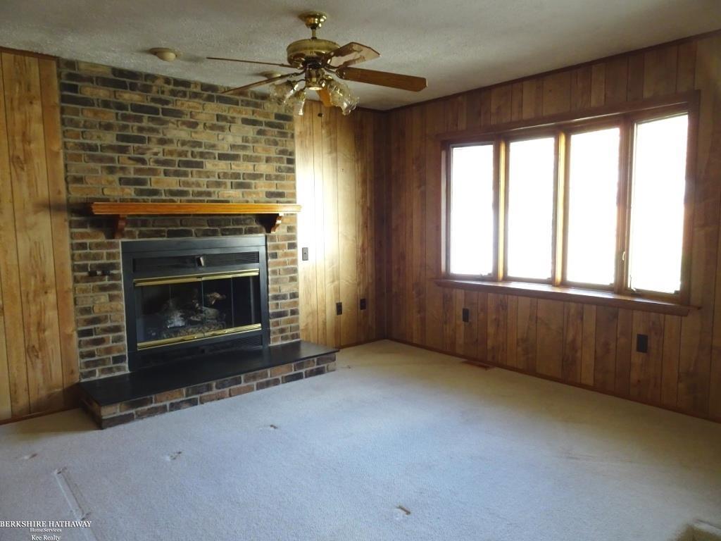 Saint Clair Shores, Michigan 48081, United States, 3 Bedrooms Bedrooms, ,2 BathroomsBathrooms,Residential,Active,232113