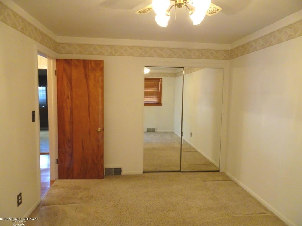 Saint Clair Shores, Michigan 48081, United States, 3 Bedrooms Bedrooms, ,2 BathroomsBathrooms,Residential,Active,232113