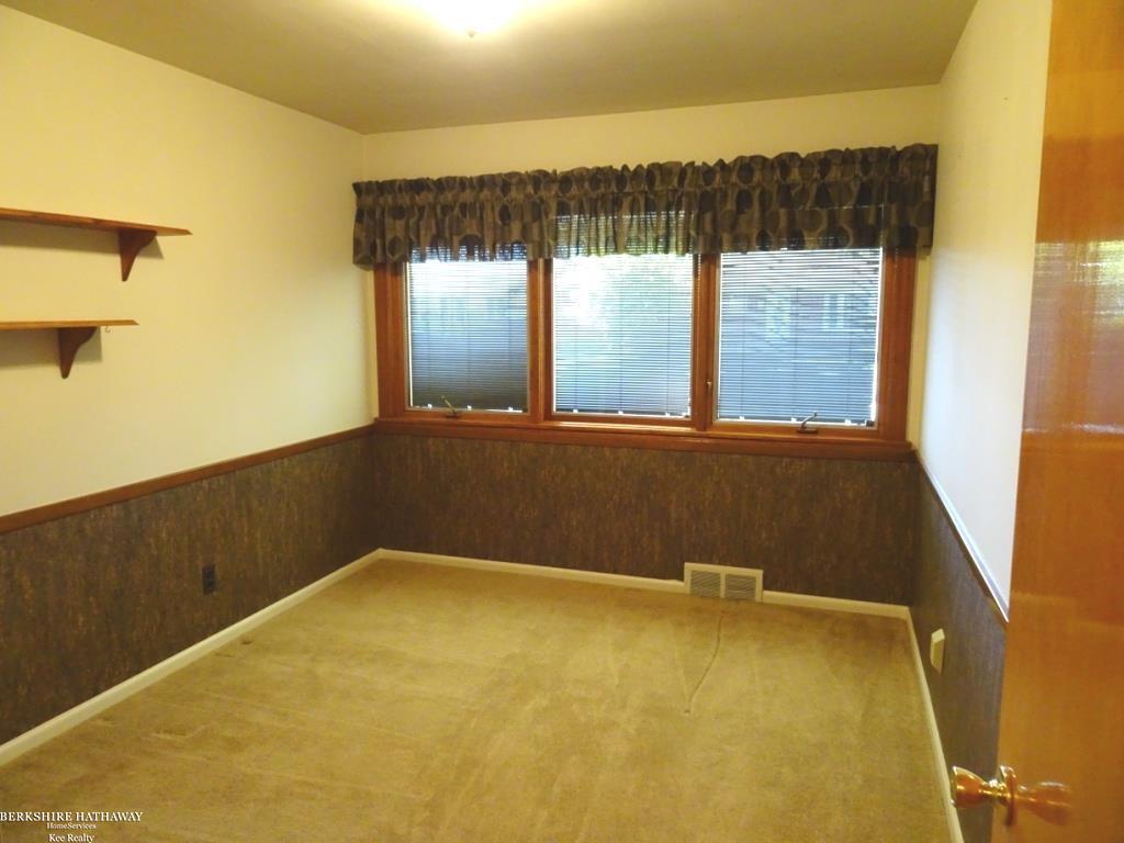 Saint Clair Shores, Michigan 48081, United States, 3 Bedrooms Bedrooms, ,2 BathroomsBathrooms,Residential,Active,232113