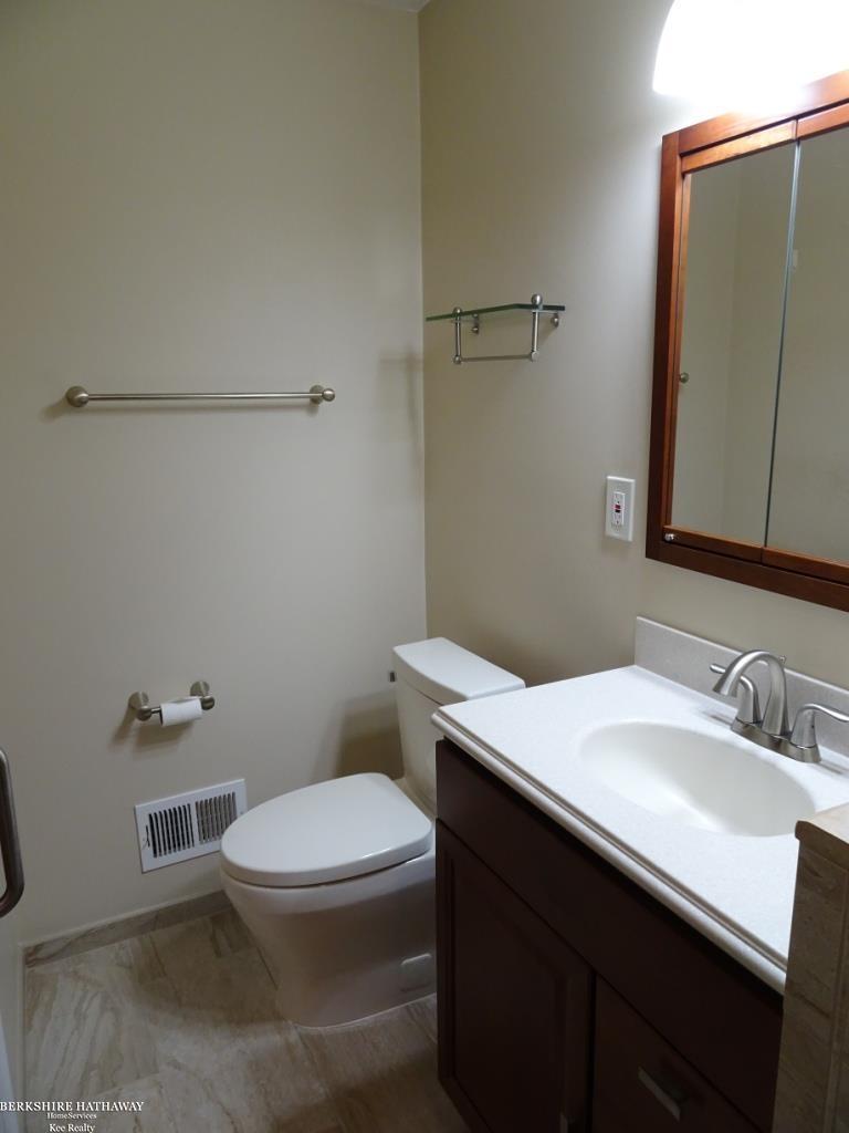 Saint Clair Shores, Michigan 48081, United States, 3 Bedrooms Bedrooms, ,2 BathroomsBathrooms,Residential,Active,232113
