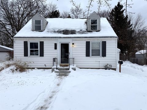 Photo of 2631 Liberty Road, Norton Shores, MI 49441 (MLS # 70508396)