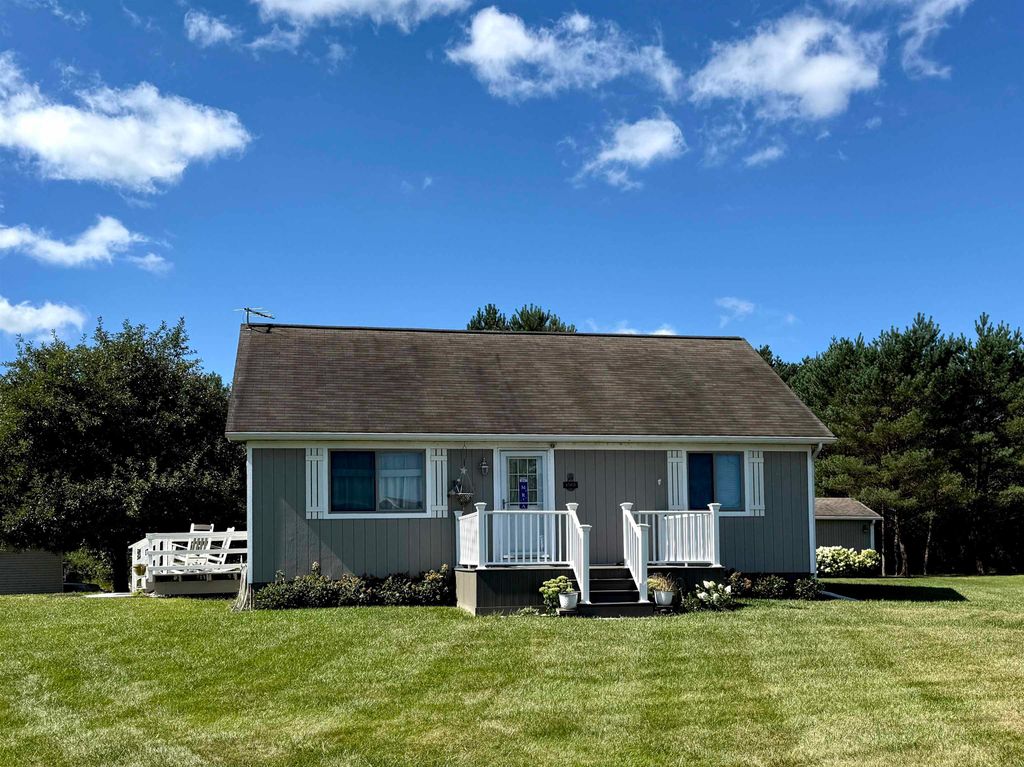 Photo of 4563 Hamilton Way, Gladwin, MI 48624 (MLS # 50185821)