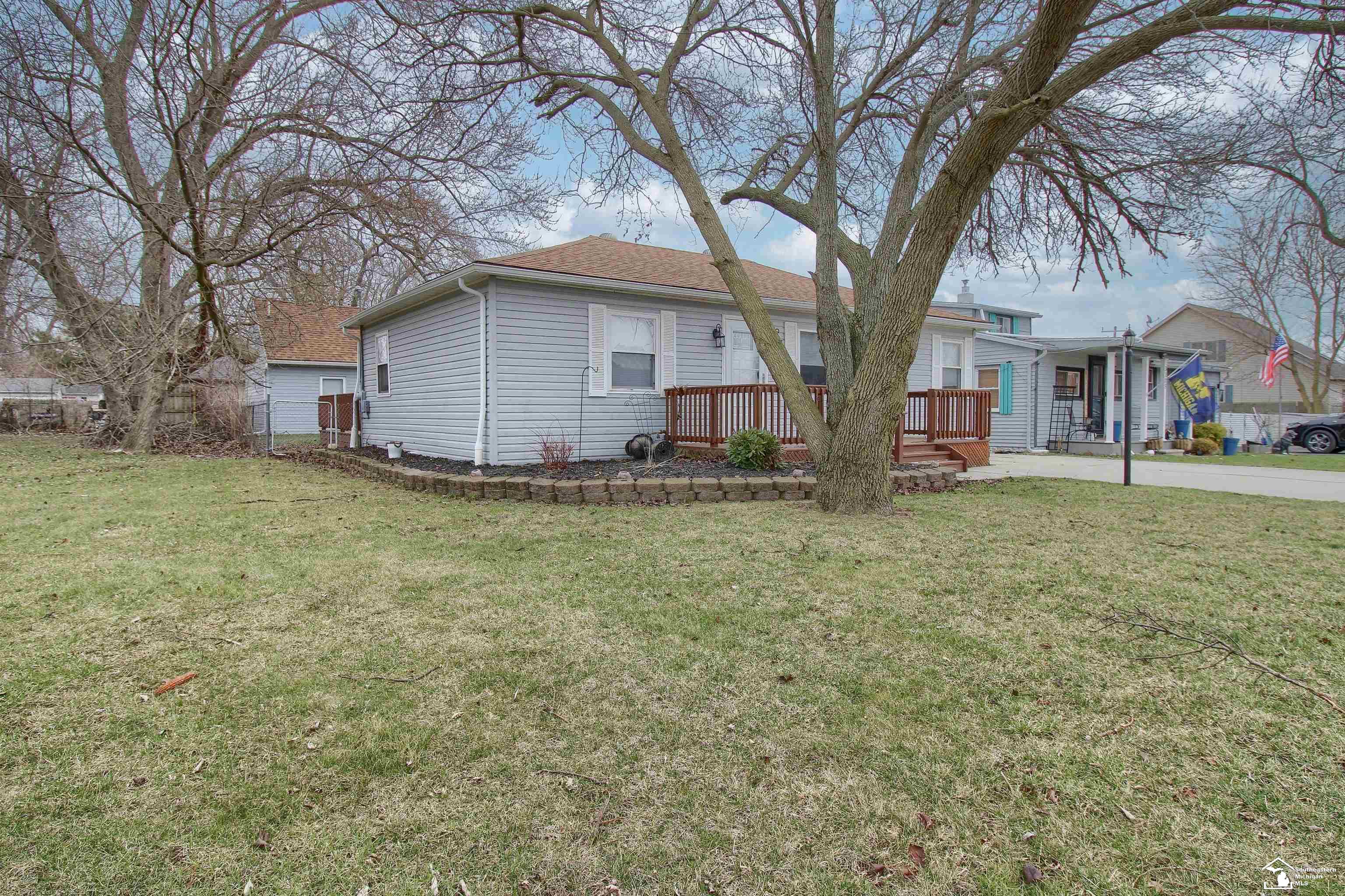 3119 Lakeview Street