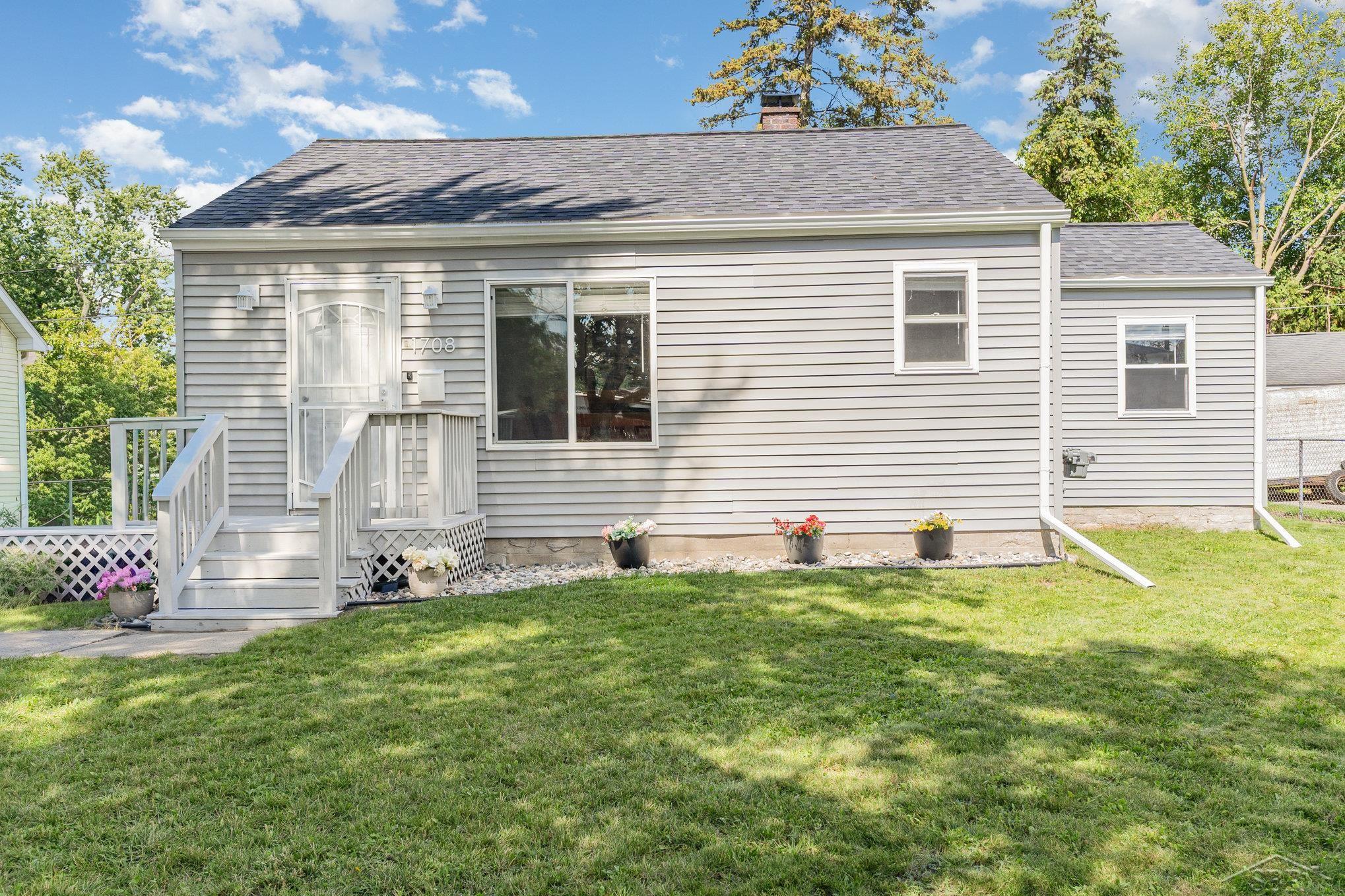 Saginaw, Michigan 48602, United States, 2 Bedrooms Bedrooms, ,1 BathroomBathrooms,Residential,Active,202898