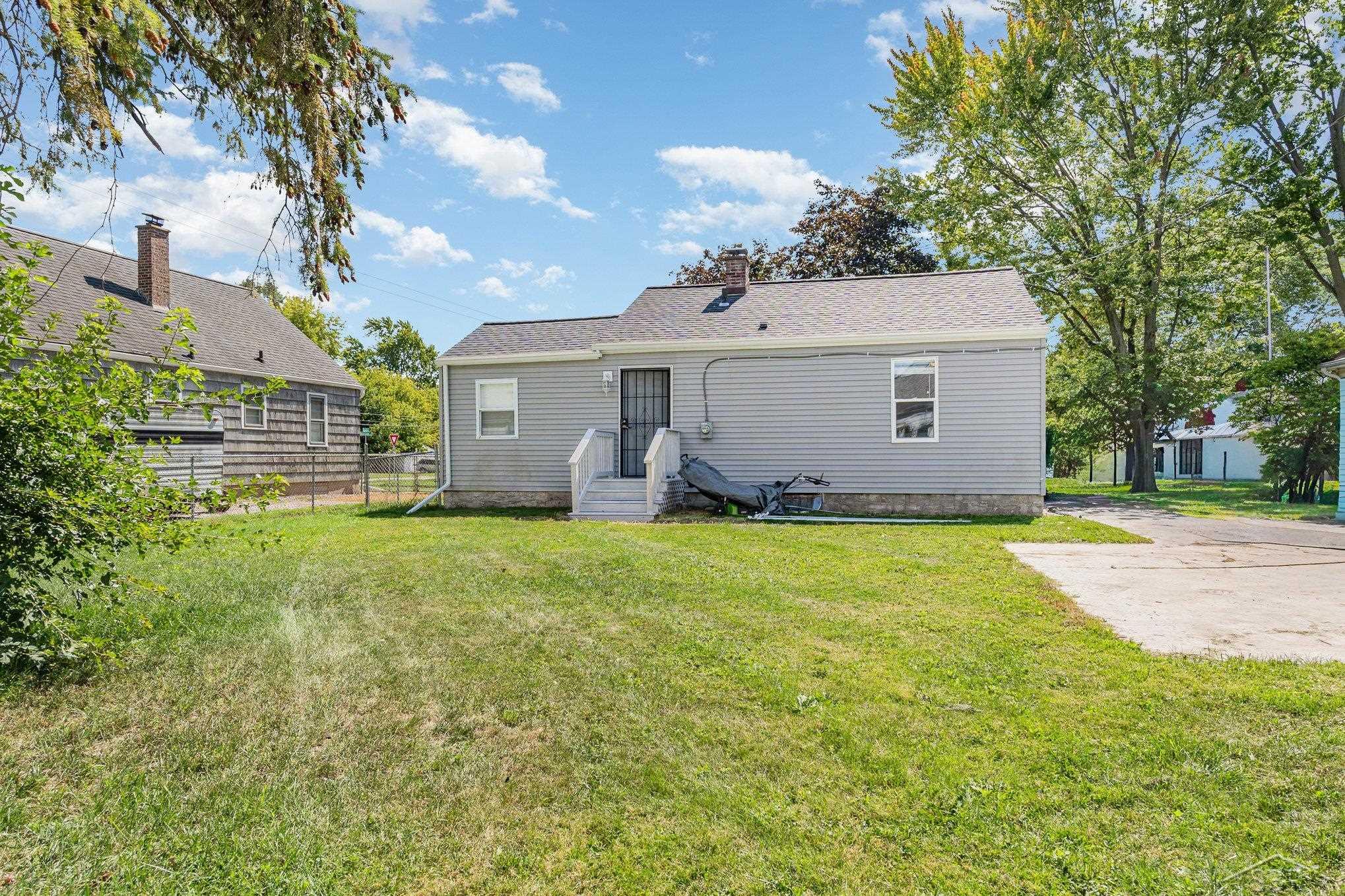 Saginaw, Michigan 48602, United States, 2 Bedrooms Bedrooms, ,1 BathroomBathrooms,Residential,Active,202898