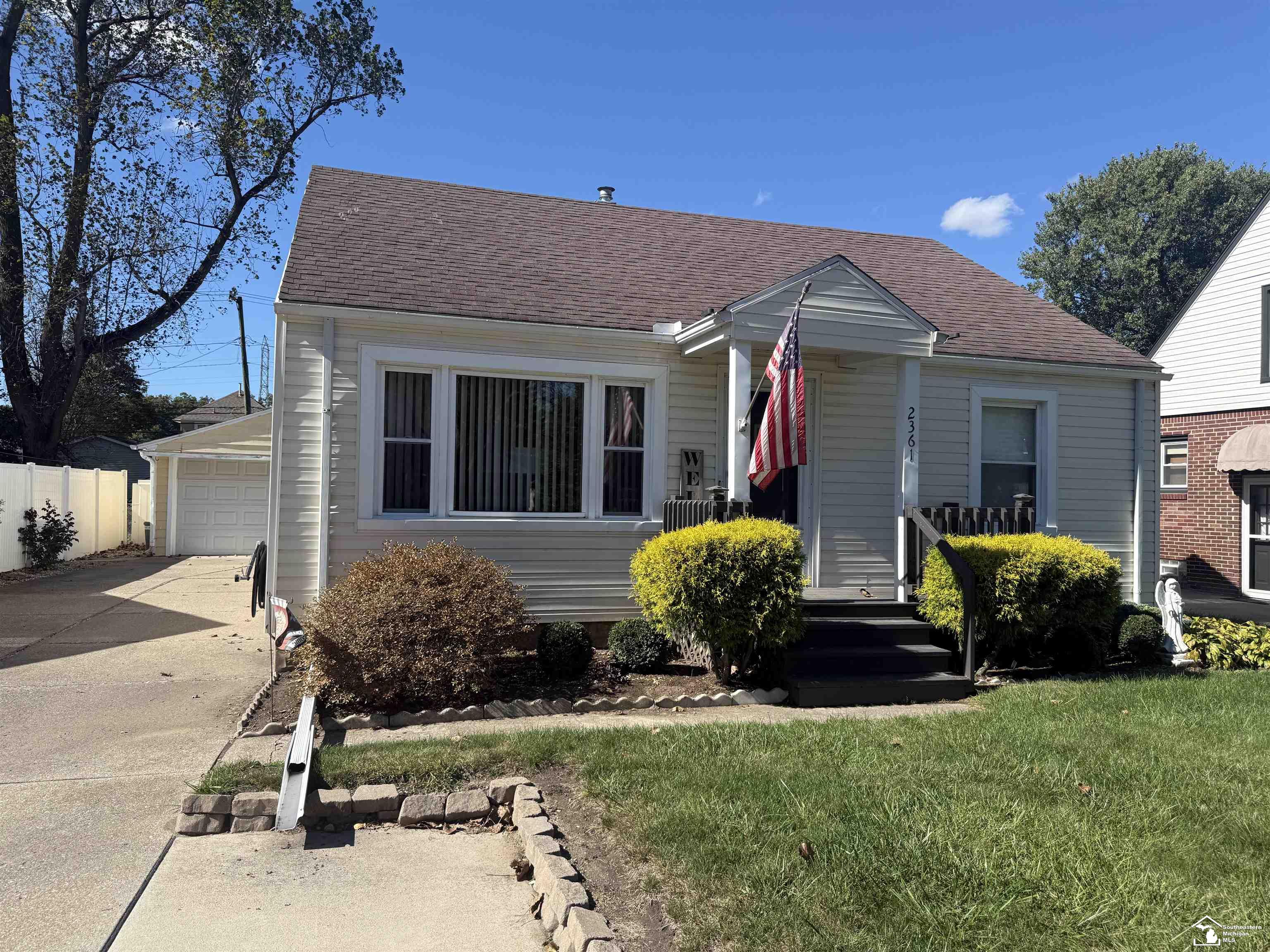 2361 Vivian Road
