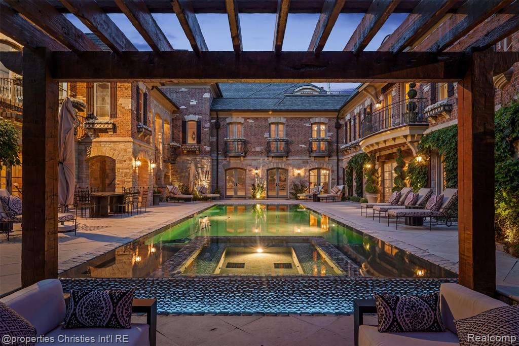 2756 Turtle Bluff Drive