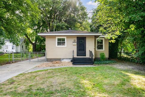 Photo of 1874 Crowley Street, Muskegon, MI 49441 (MLS # 70548175)