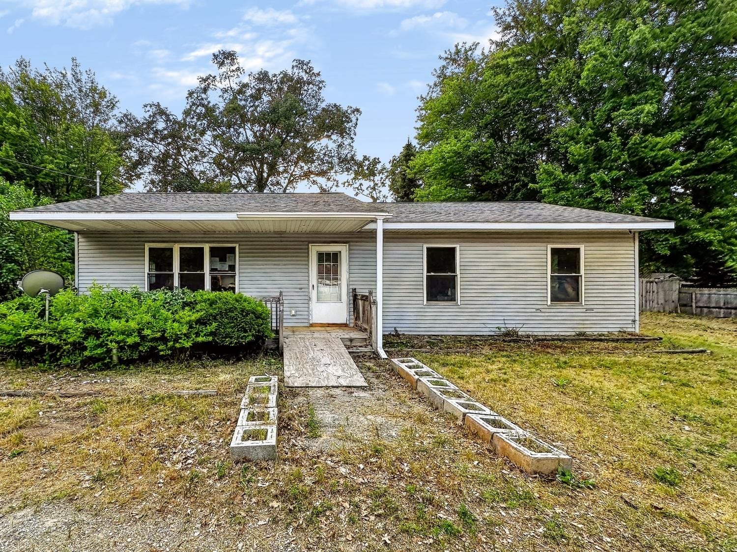 405 Maple Lot: 15,16