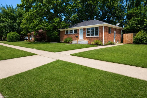 17225 BELL AVE, EASTPOINTE, MI 48021 - Image ca3df41d4823ec36e1a3b20a0f4c28a9/983641408