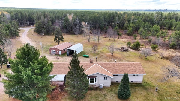 200 STATION RD, GWINN, MI 49841 - Image ca57dc9140fc24cb0bde99426032cdf3/957553111
