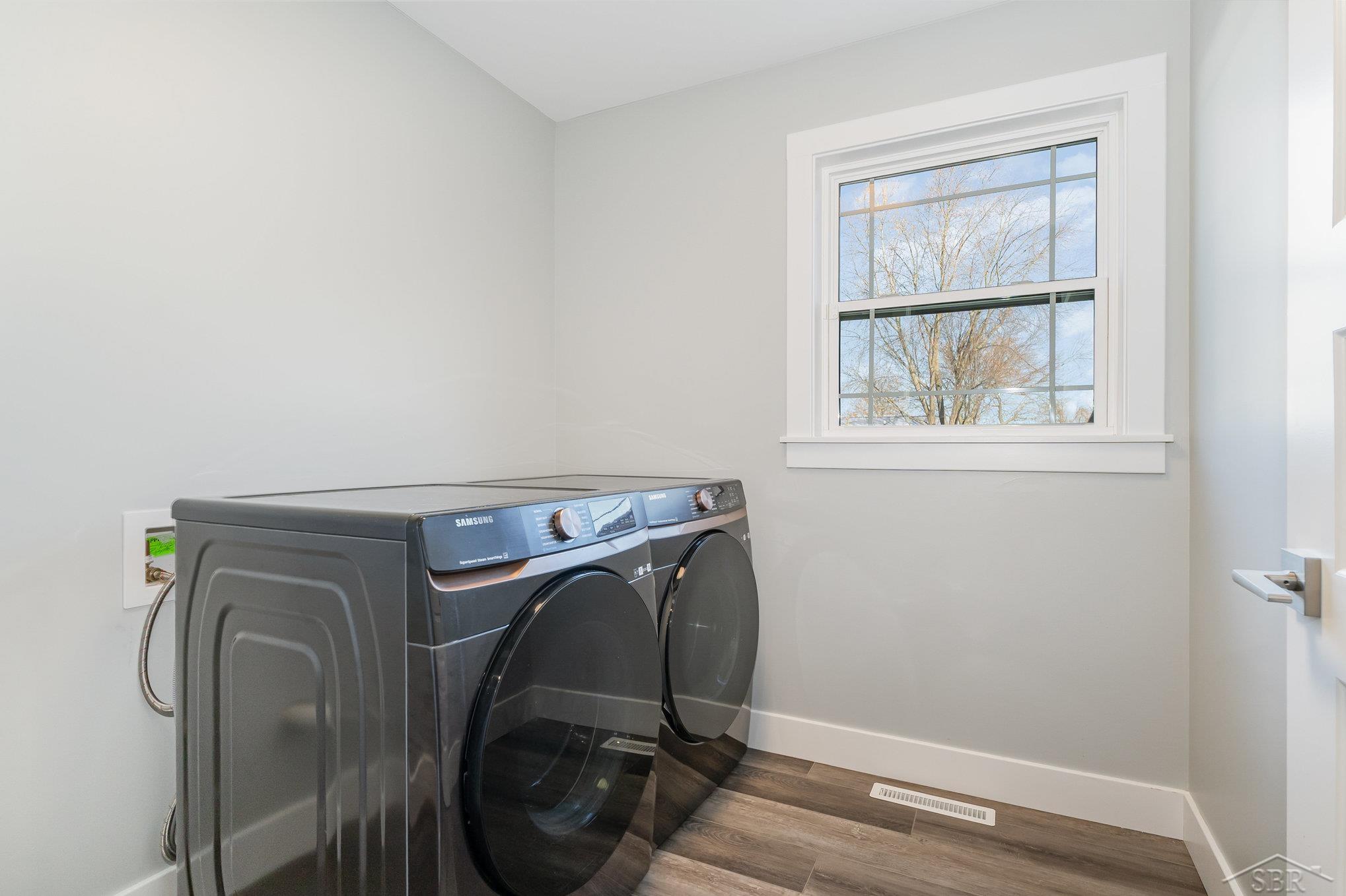 Freeland, Michigan 48623, United States, 4 Bedrooms Bedrooms, ,3 BathroomsBathrooms,Residential,Active,246505