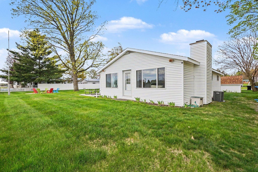 Photo of 5495 Oakridge Drive, Beaverton, MI 48612 (MLS # 50208239)
