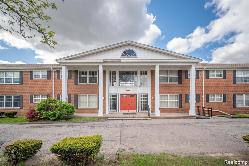 25301 five mile rd 130