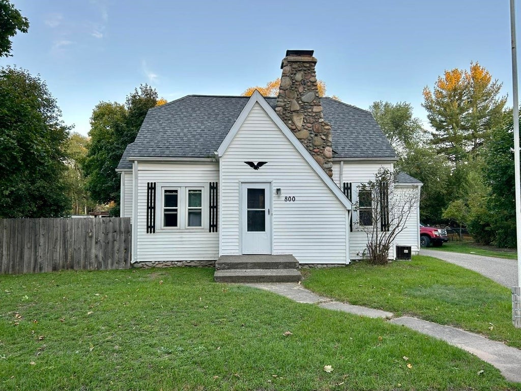 Photo of 800 N Cayuga Street, Gladwin, MI 48624 (MLS # 50224204)