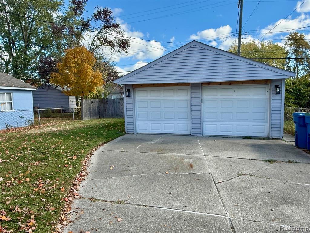 Warren, Michigan 48089, United States, 3 Bedrooms Bedrooms, ,1 BathroomBathrooms,Residential,Active,237367