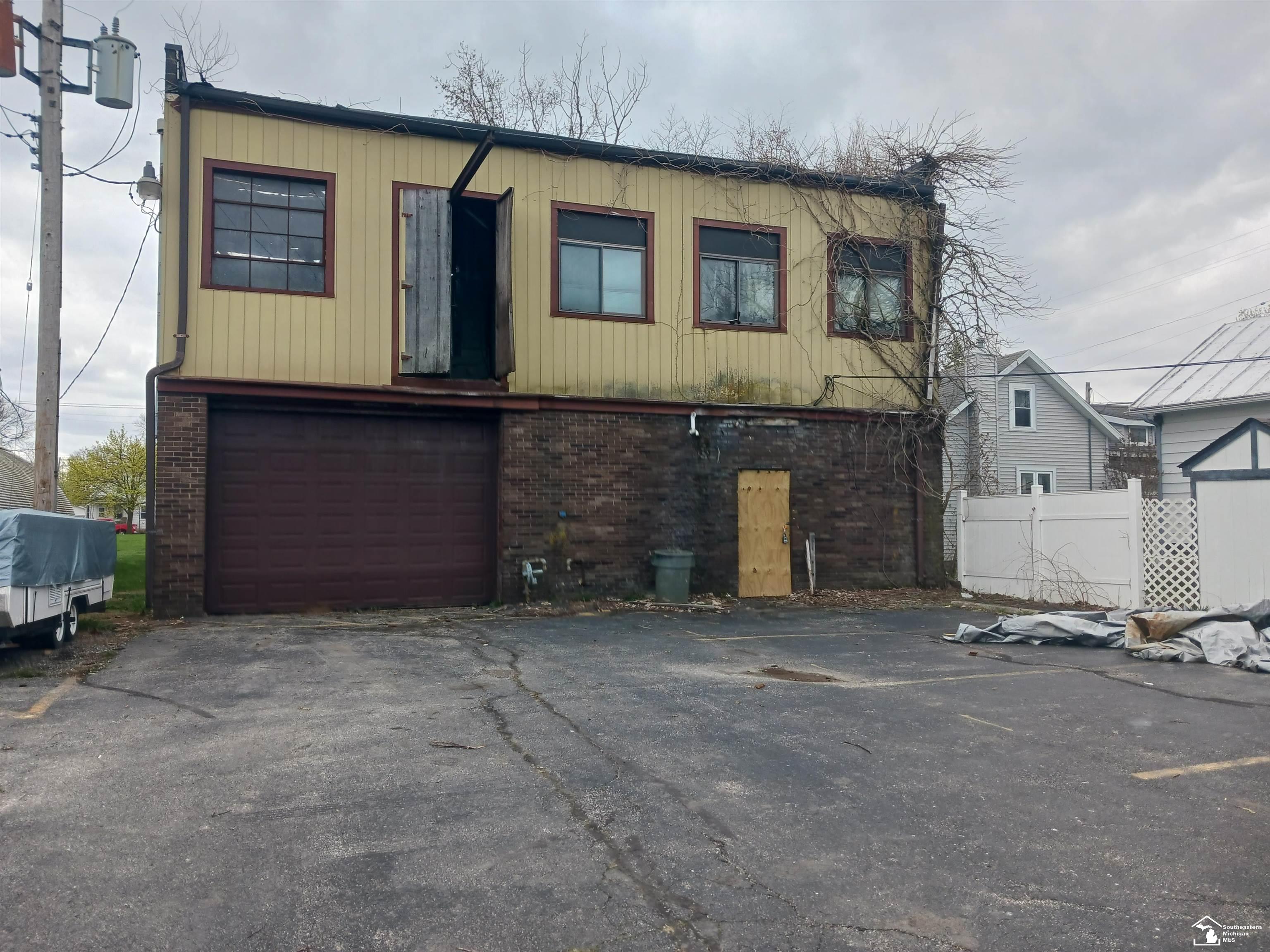 719 W 4th Street