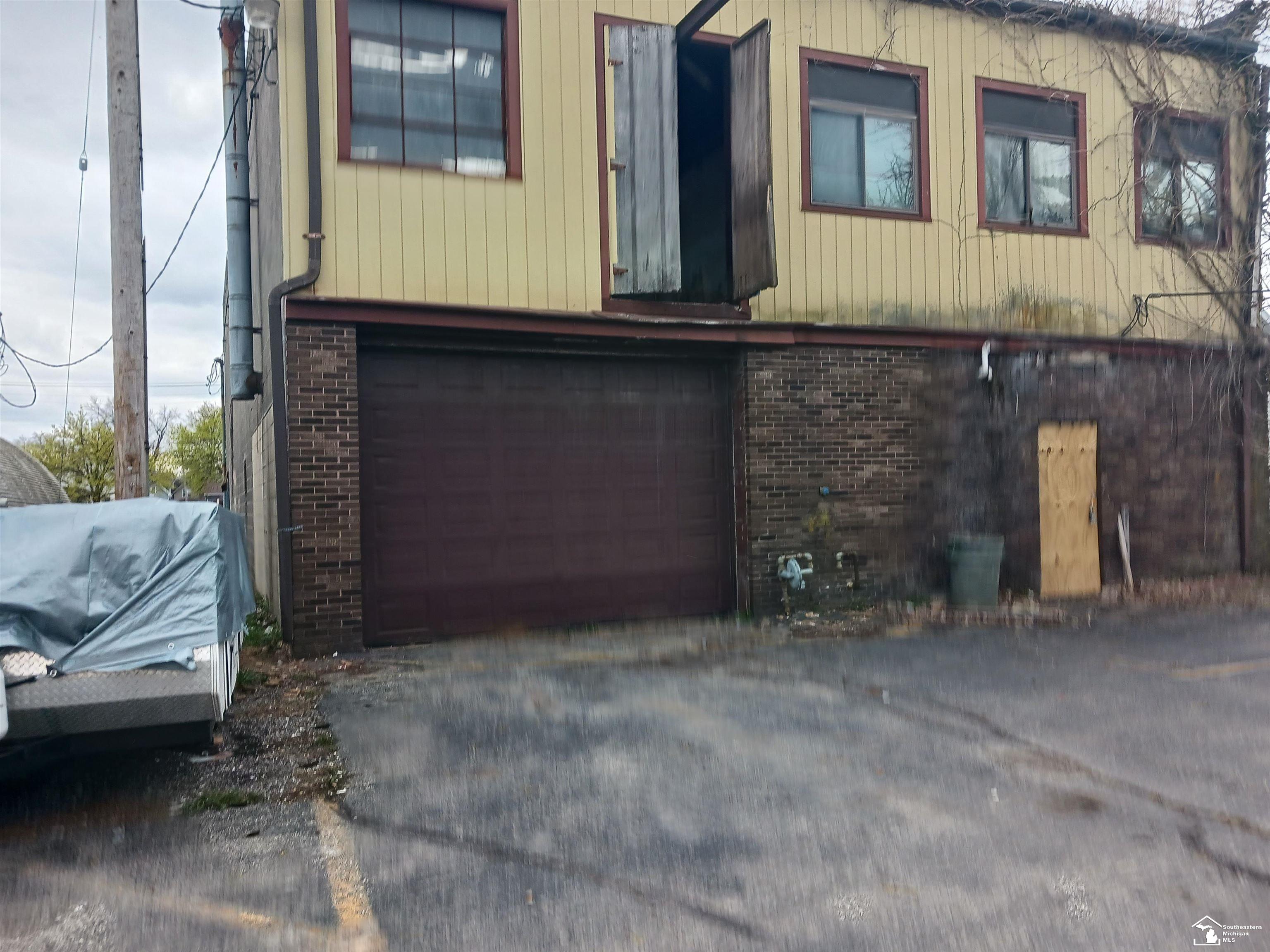 719 W 4th Street