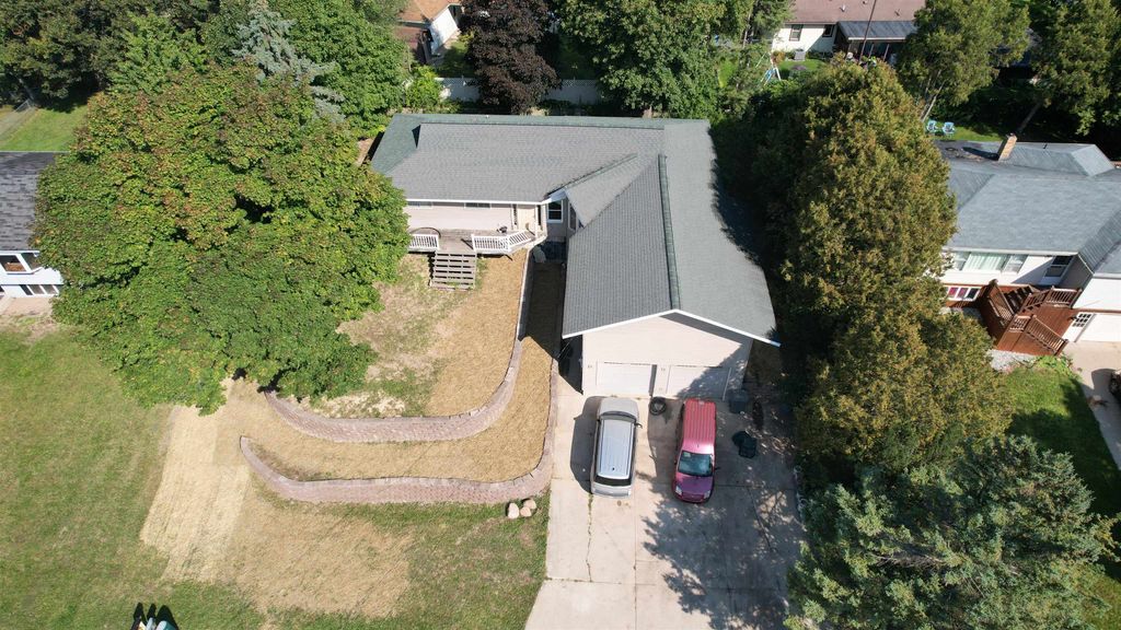 Photo of 609 S Rainbow Drive, Clare, MI 48617 (MLS # 50205232)