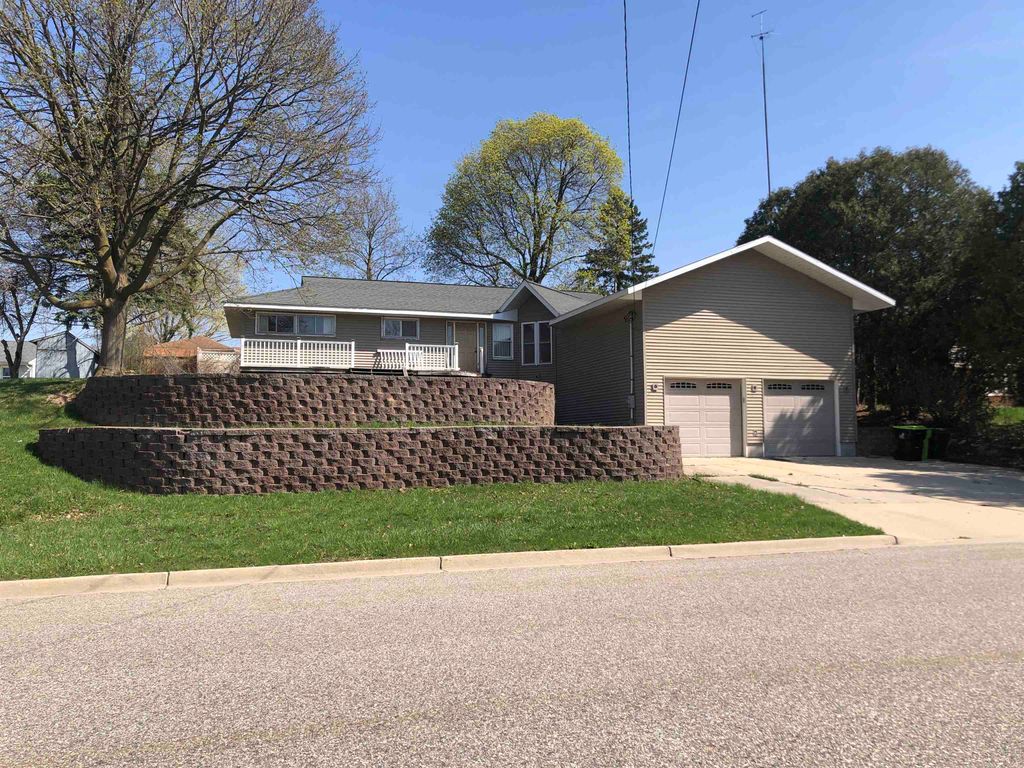 Photo of 609 S Rainbow Drive, Clare, MI 48617 (MLS # 50205232)