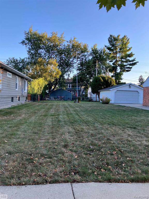 1137 LARKMOOR