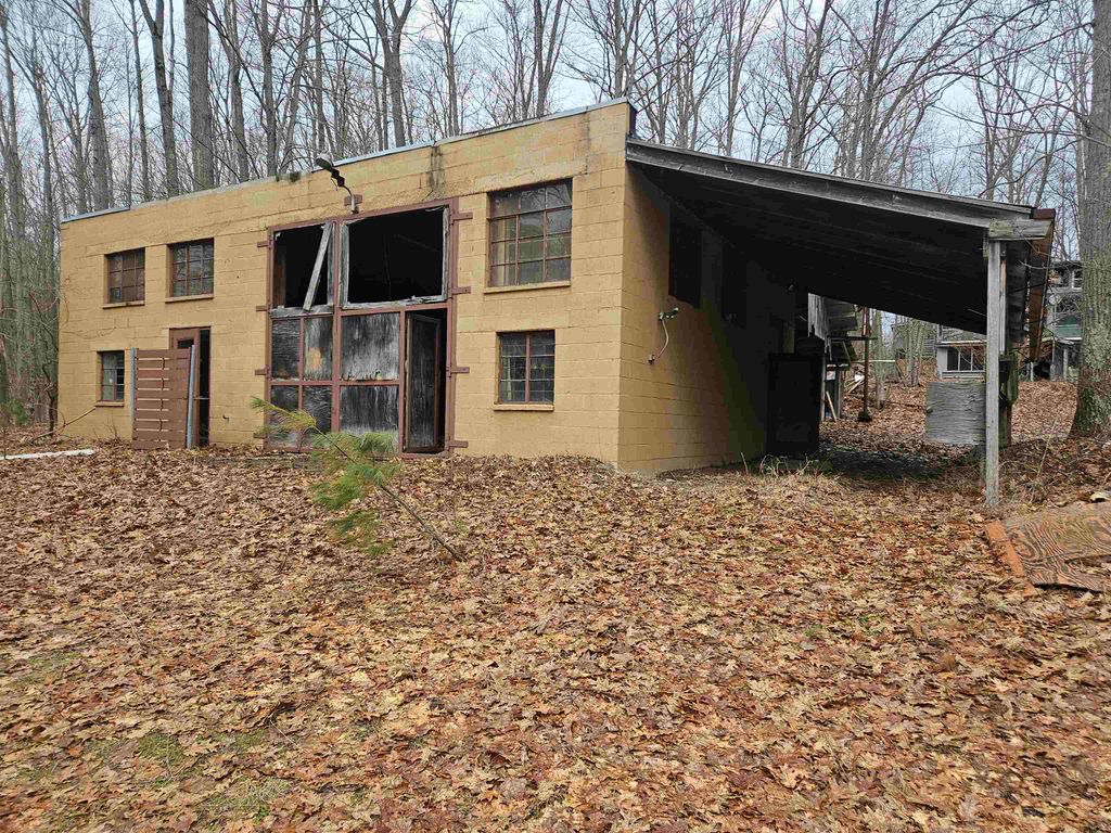 Photo of 2236 Cedar Avenue, Harrison, MI 48625 (MLS # 50203412)