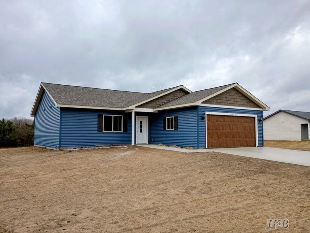 Photo of 1009 Pheasant Run #20, Gladwin, MI 48624 (MLS # 50201021)