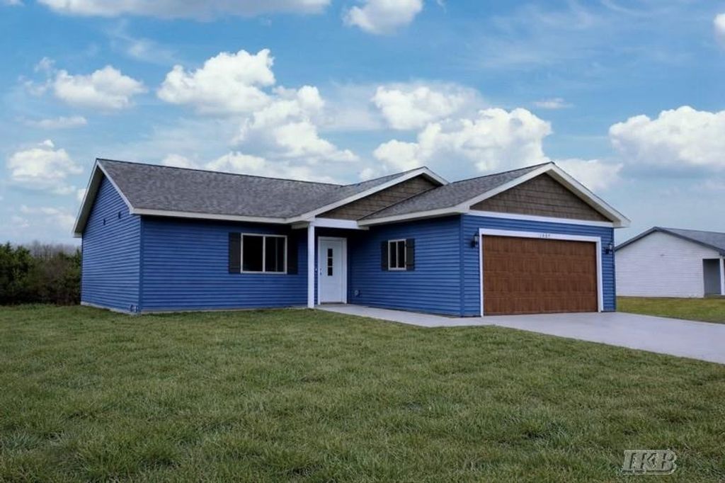 Photo of 1009 Pheasant Run #20, Gladwin, MI 48624 (MLS # 50201021)