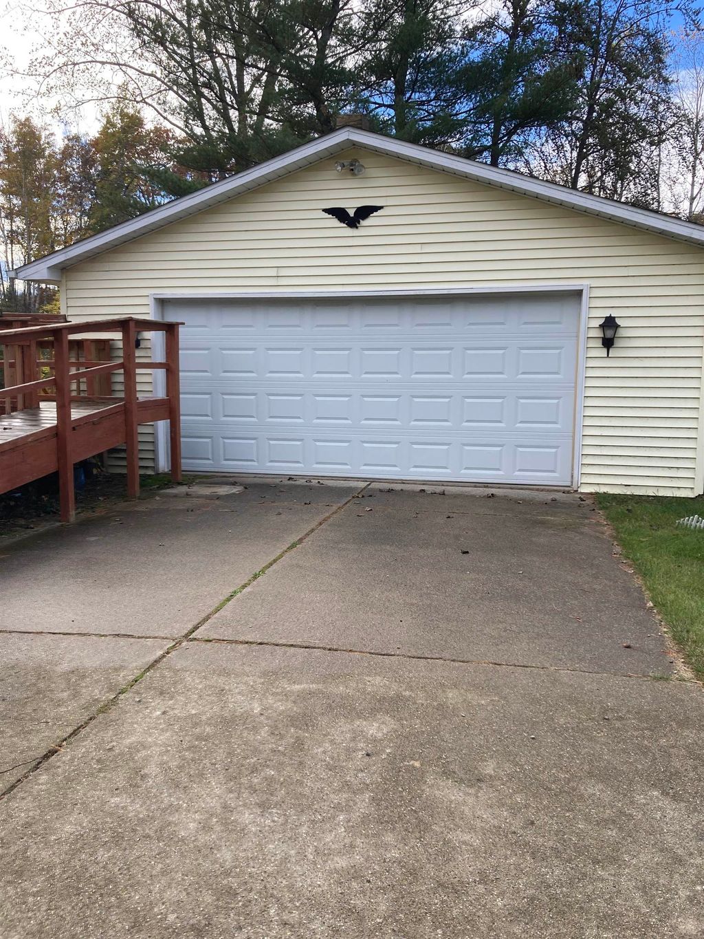 Photo of 542 Silver Street, Gladwin, MI 48624 (MLS # 50192567)