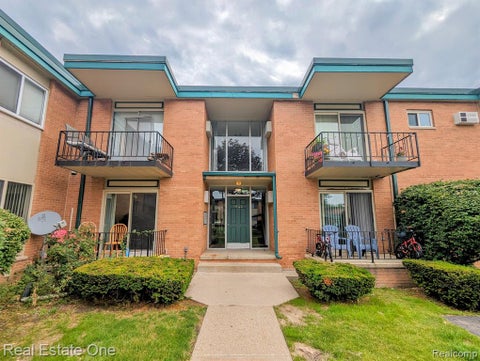Photo of 1942 AXTELL Drive 7 #7, Troy, MI 48084 (MLS # 61022908)