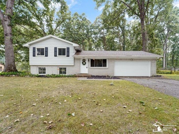 2389 Devonshire Street Temperance MI 48182