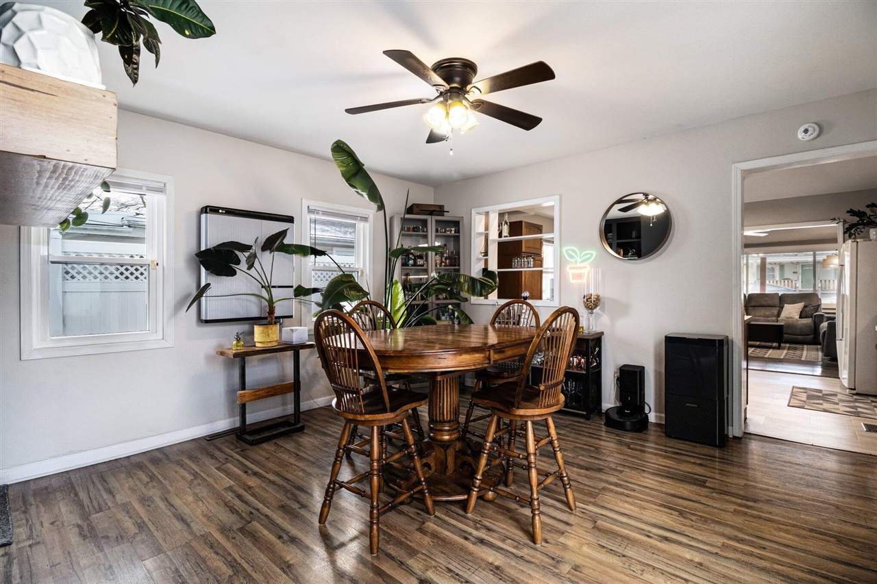 957 Woodville Avenue