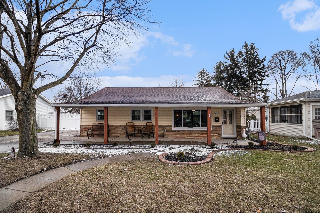 957 Woodville Avenue