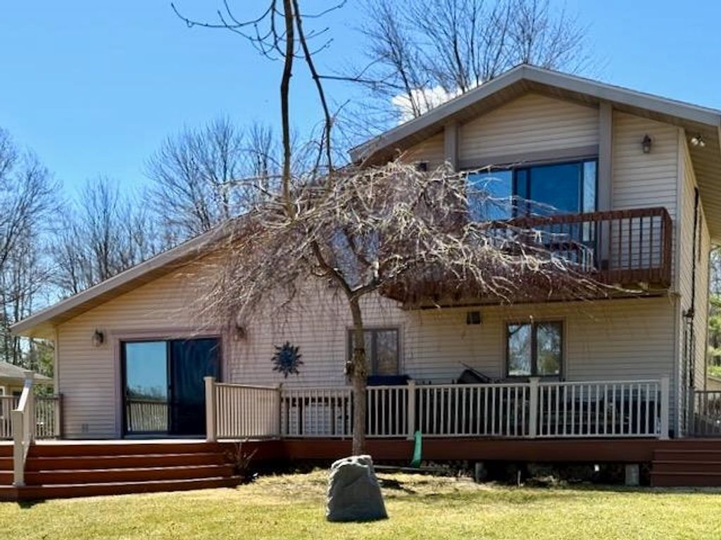 Photo of 2926 West River Drive, Gladwin, MI 48624 (MLS # 50205009)