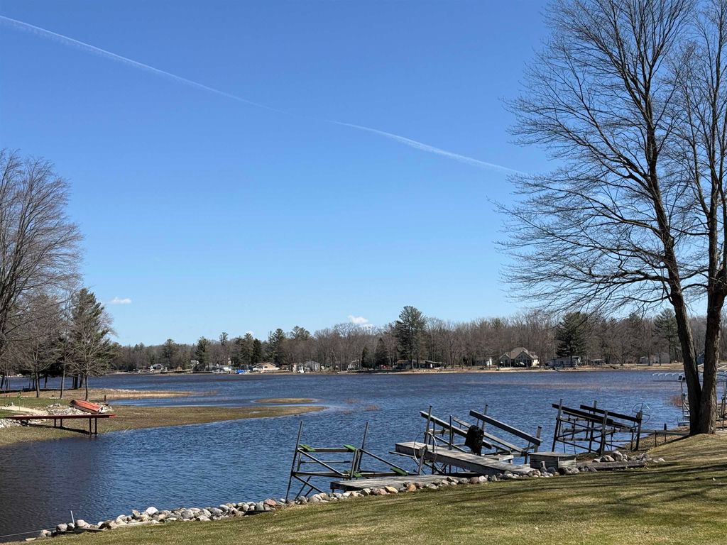 Photo of 2926 West River Drive, Gladwin, MI 48624 (MLS # 50205009)