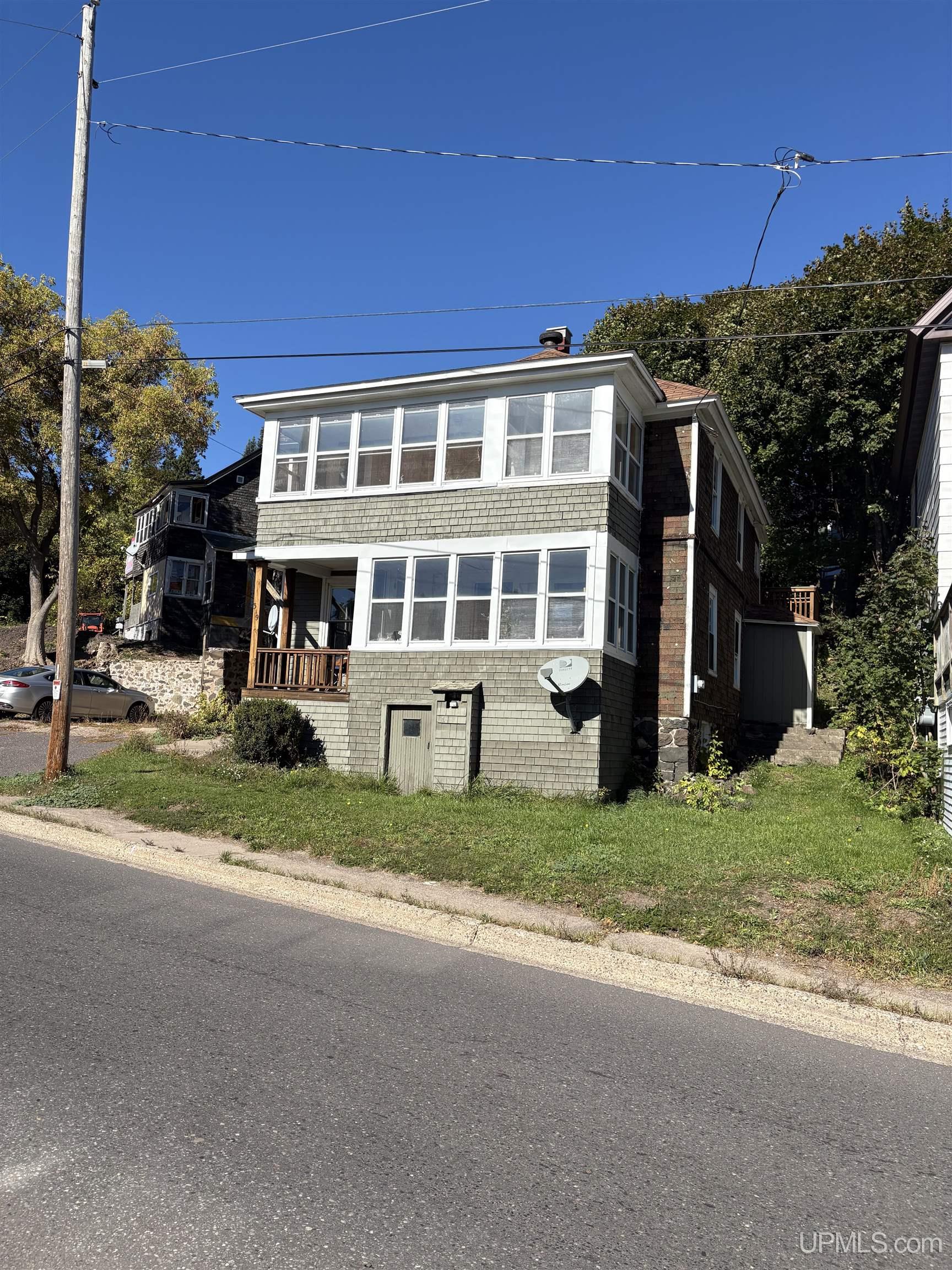 319 WHITE Street