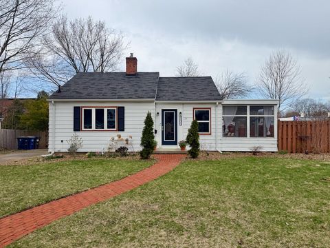 Photo of 1425 Iroquois Place, Ann Arbor, MI 48104 (MLS # 70524217)