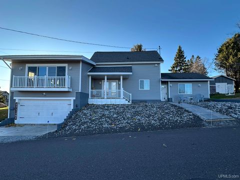 Photo of 526 E Bundy Street, Ironwood, MI 49938 (MLS # 50193602)