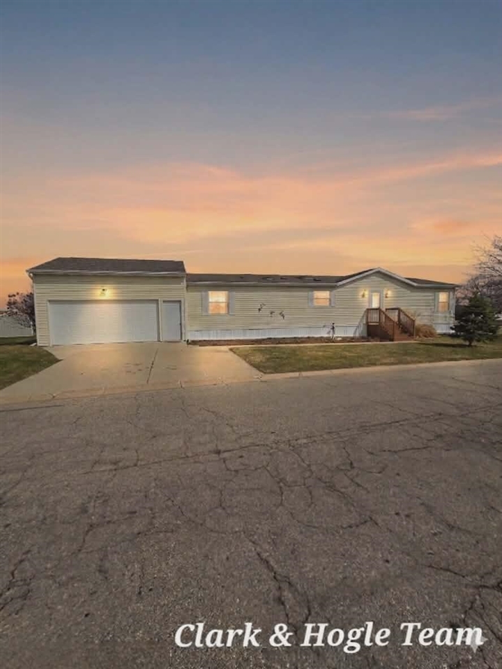 7204 E Grand River Avenue 29