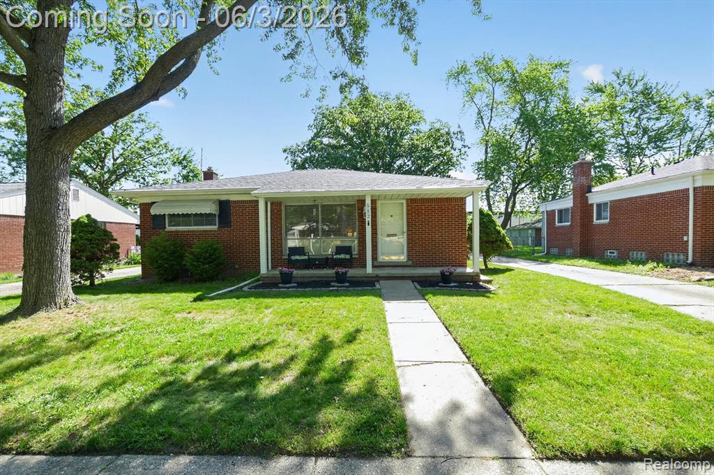 512 Redwood Drive