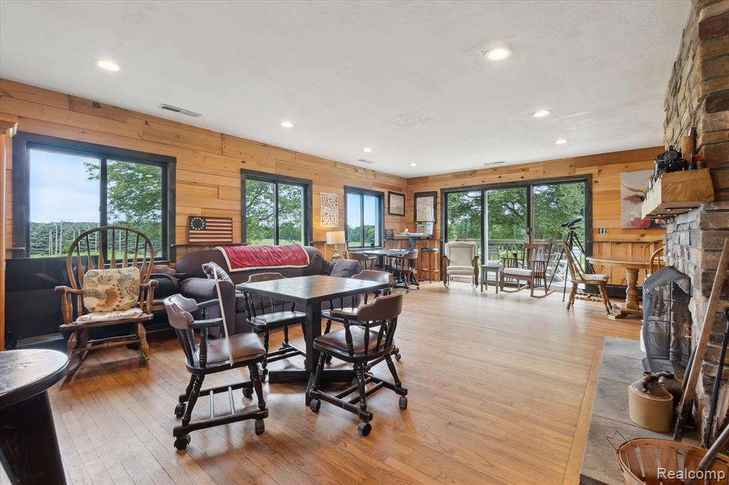 3435 Dietz Road