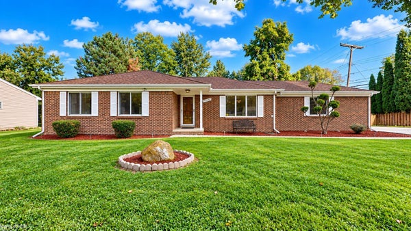 45440 WAKEFIELD ST, SHELBY TOWNSHIP, MI 48317 - Image d0d0039d4130e7be2fcef4721fbeea63/93025294
