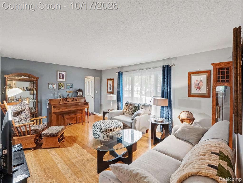 3442 Iroquois Trail