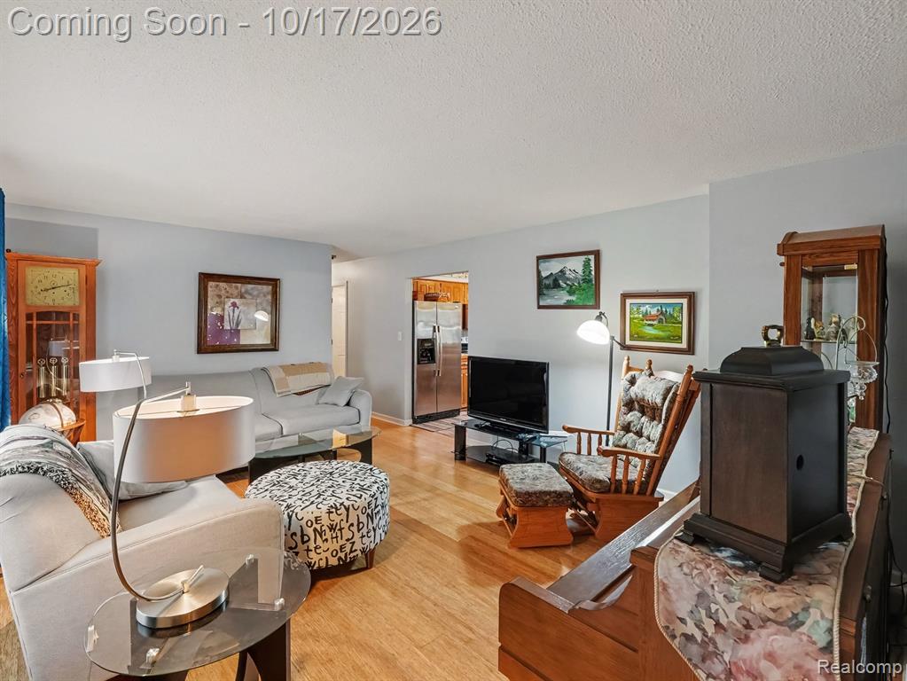 3442 Iroquois Trail