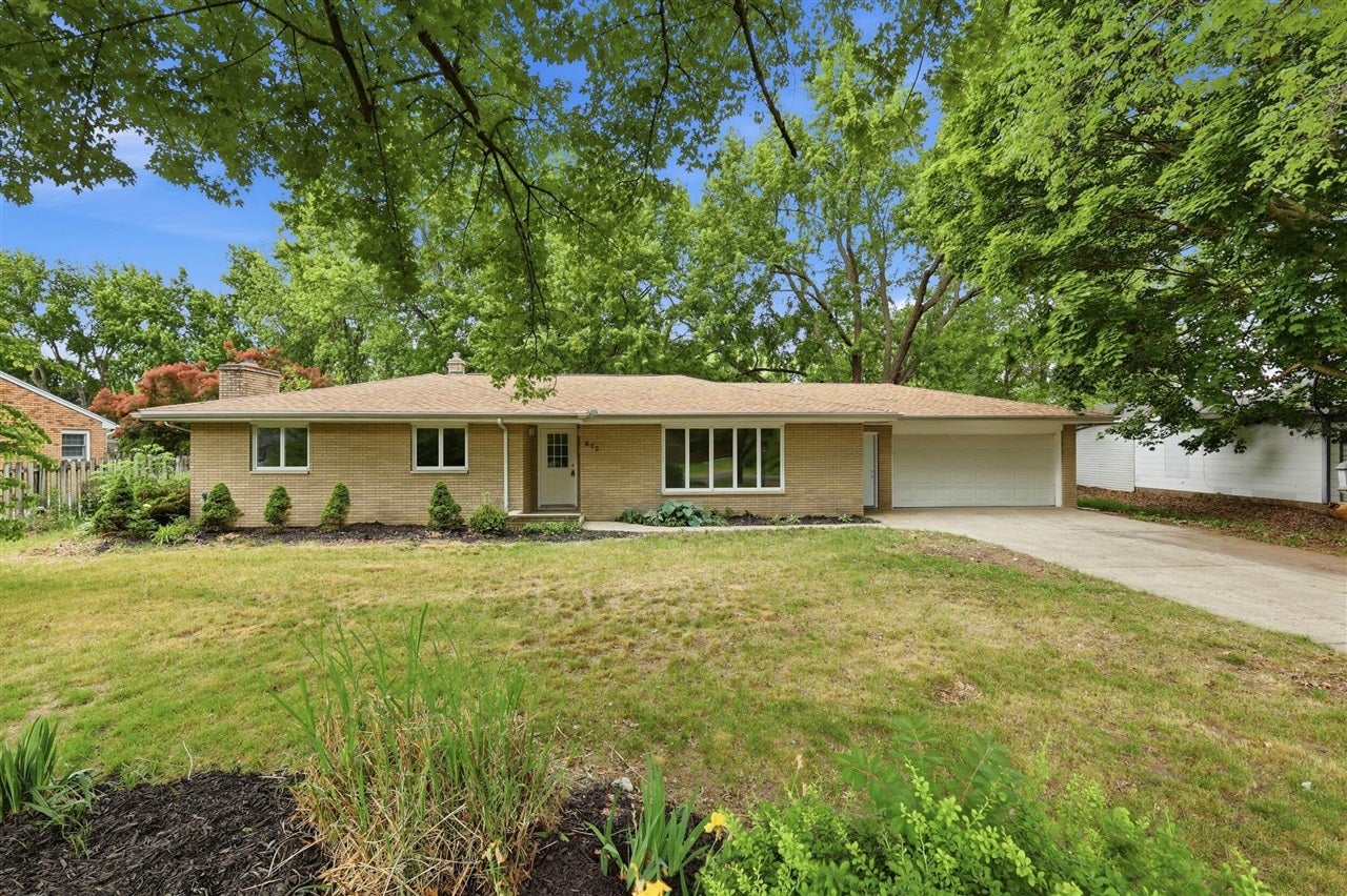 672 JAKWAY Avenue